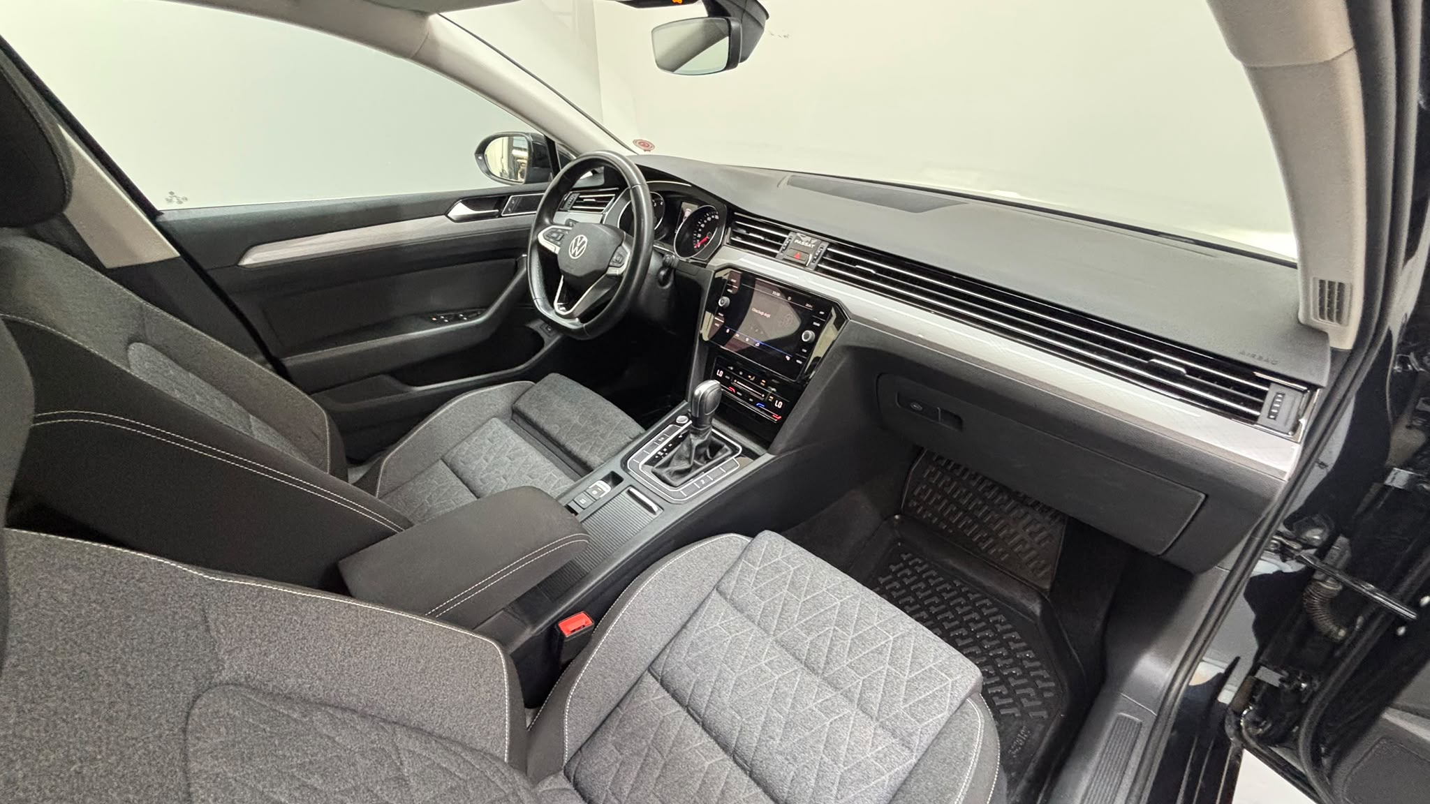 VOLKSWAGEN PASSAT 12
